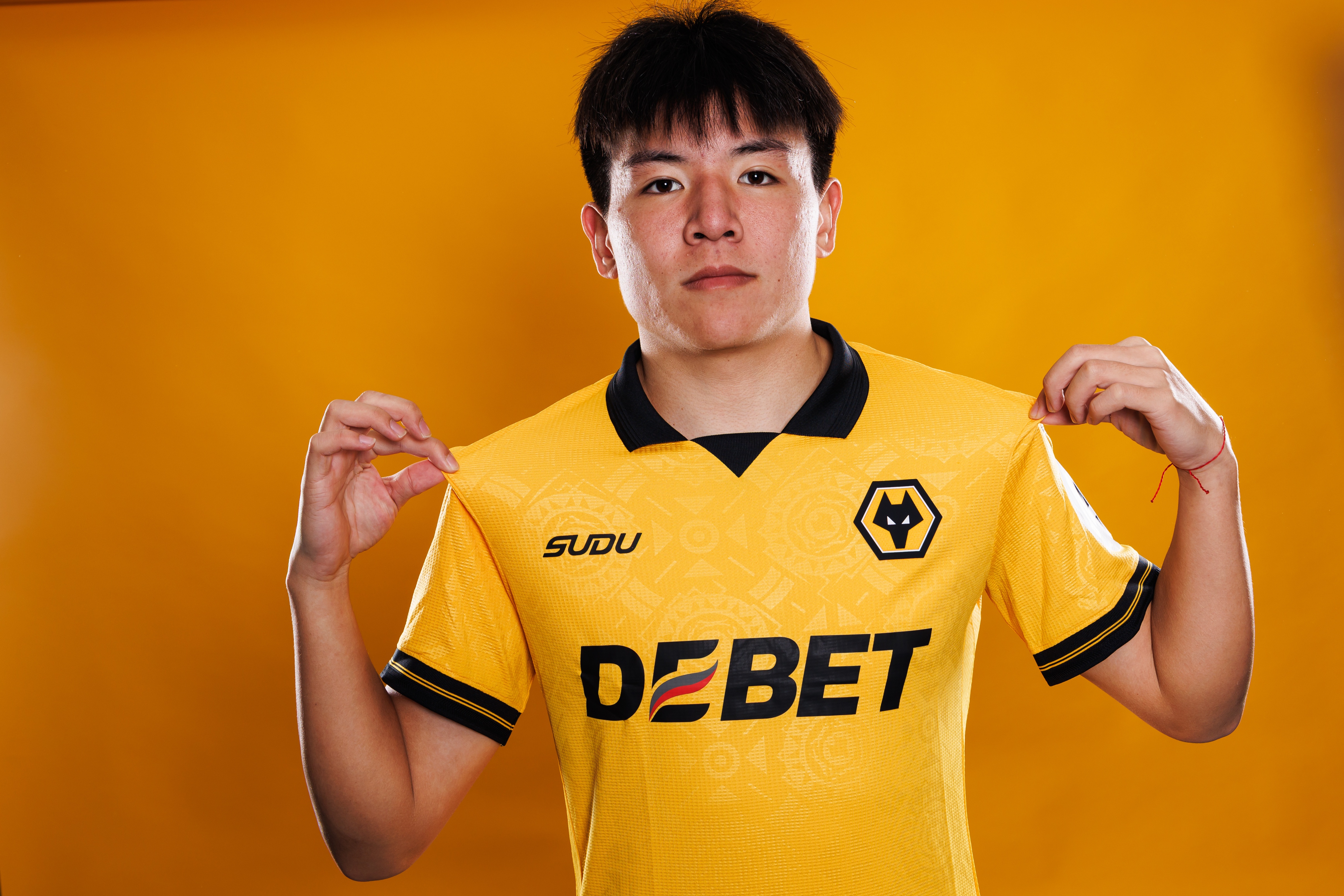 江南体育-媒体人:规则上说,徐彬现在能踢狼队U21、也能踢巴恩斯利一线队