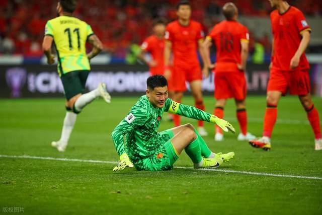 愤怒!韩媒晒王钰栋哭泣图:无法代替伊朗进世界杯 中国队绝望